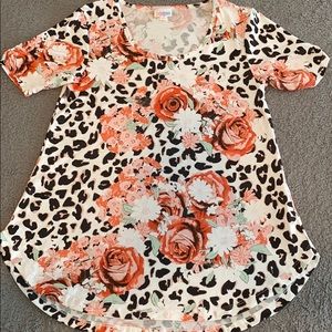 Floral cheetah t-shirt